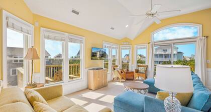 Oceanside Dog Friendly Home w/ Hot Tub, Game Room, and Wet Bar. Island Stylin'!