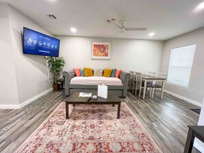 Smart TV, offices - Central+RemoteWork+Ext Stay Discts+Min2Beach (Corpus Christi)