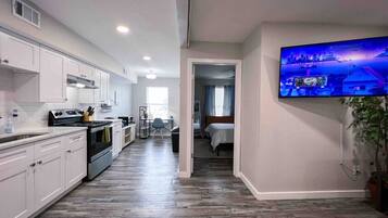 1 bedroom, desk, iron/ironing board, free WiFi