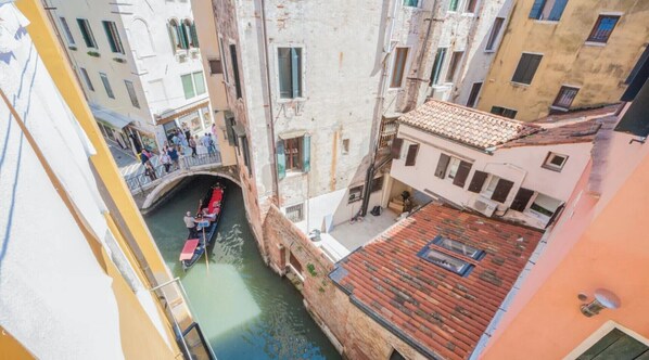 Nicht klassifiziertes Bild, 1 von 21, Schaltfläche