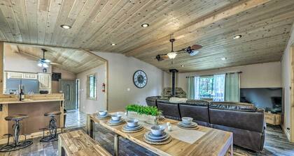 Sleepy Bear Cabin in Ruidoso: Deck & Yard Games!