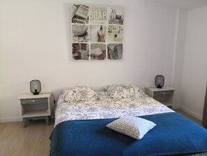3 bedrooms, iron/ironing board, travel cot, bed sheets