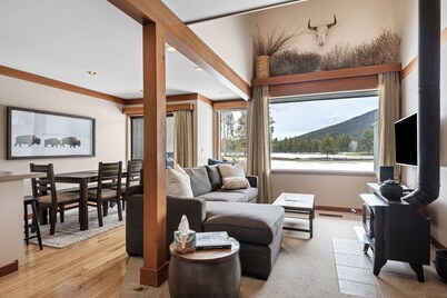 GC094 | Condo on Big Meadow's 18th Fairway.