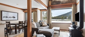 GC094 | Condo on Big Meadow's 18th Fairway.