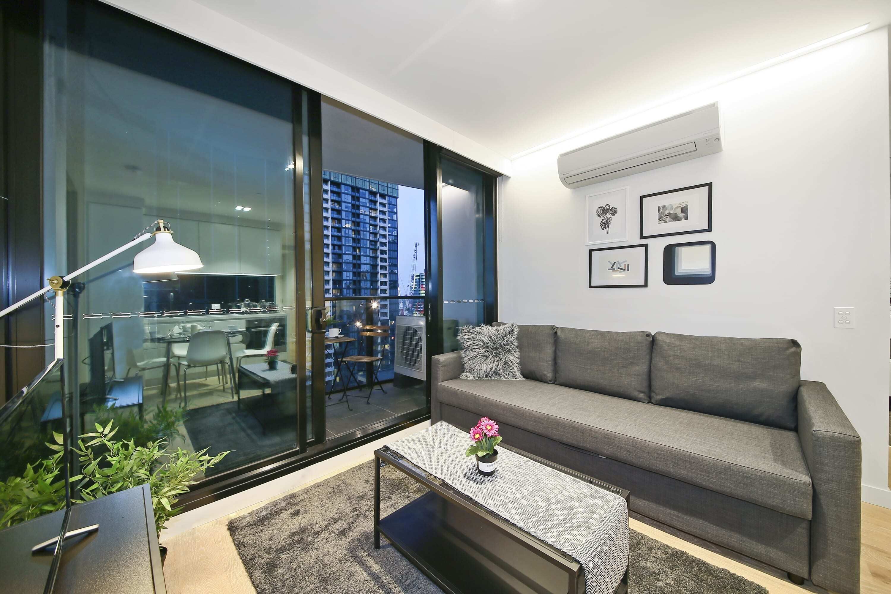 A Stylish & Cozy 2BR Suite in Melbourne CBD