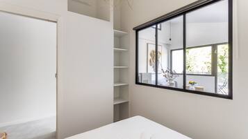 1 chambre, fer et planche Ă repasser, Wi-Fi gratuit, draps fournis