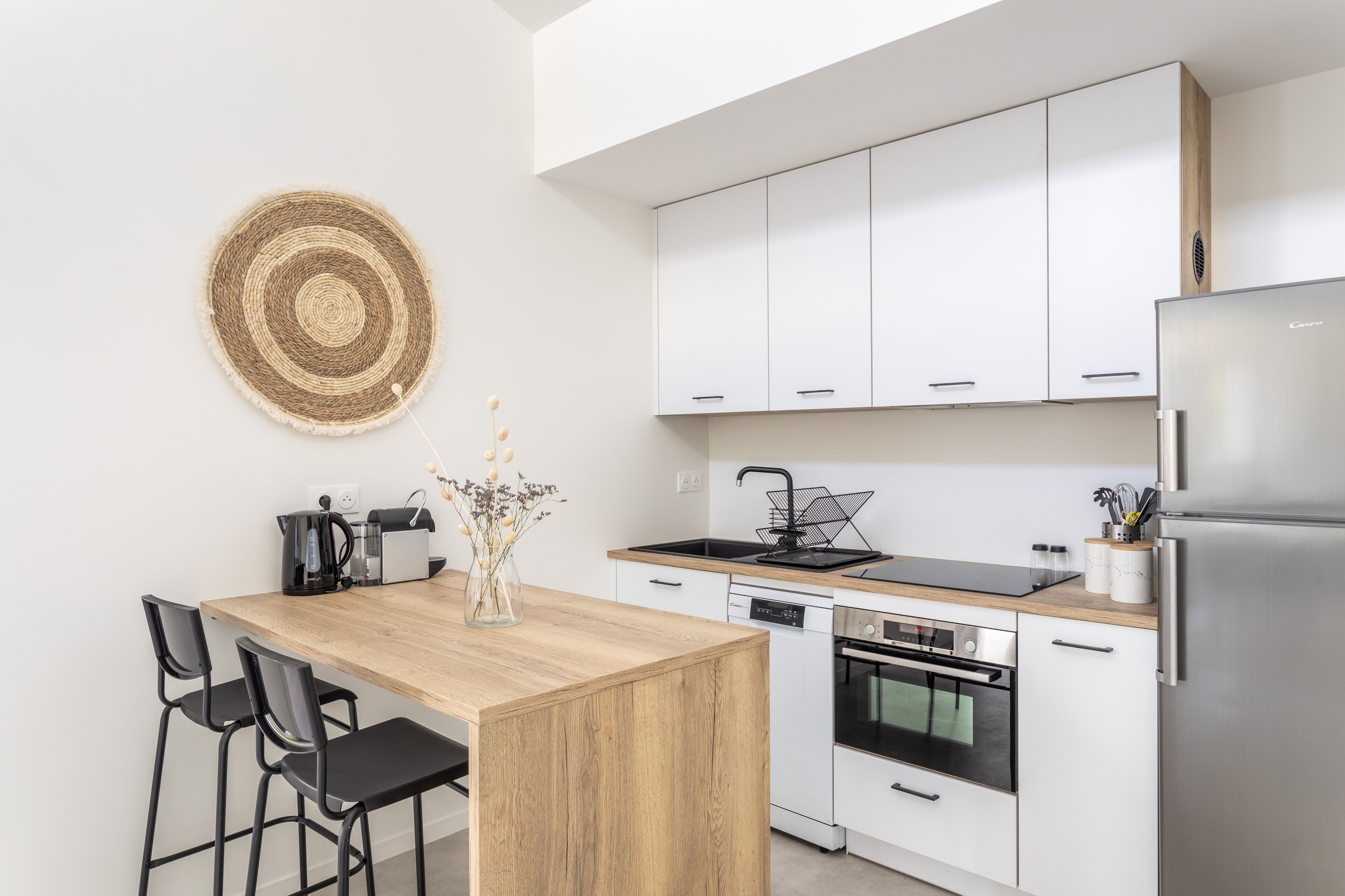 Fridge, microwave, dishwasher, coffee/tea maker