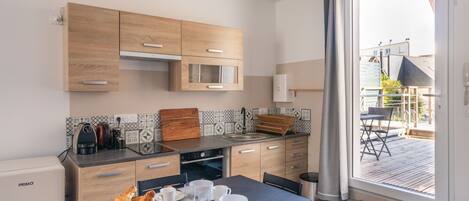 Fridge, microwave, oven, dishwasher