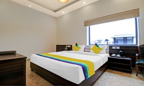 Deluxe Room | Iron/ironing board - Itsy Hotels Jashan (Mohali)