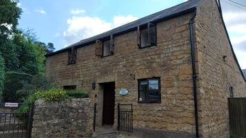 Cottage | Front of property