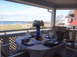 Outdoor dining - Ocean House Townhome (York)