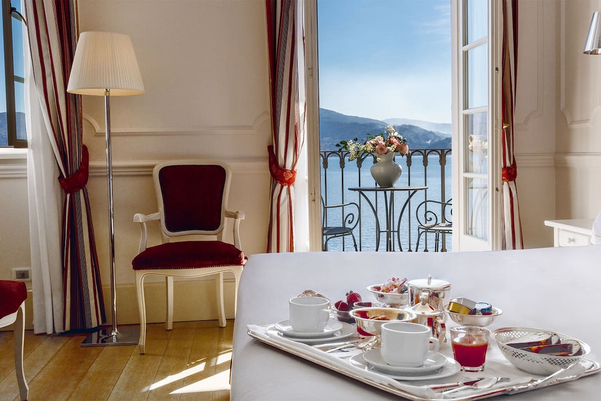 Superior Room, Lake View