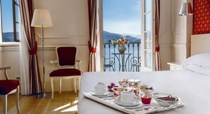 슈피리어룸, 호수 전망 | 저자극성 침구, 미니바, 객실 내 금고, 책상