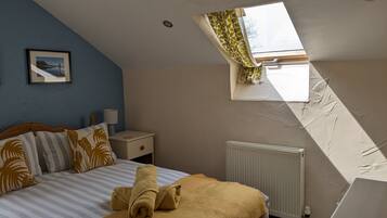 Cottage | 2 bedrooms, individually decorated, individually furnished, free WiFi