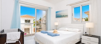 Villa Marina - Three Bedroom Villa, Sleeps 6