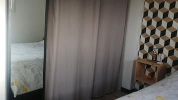 3 bedrooms, desk, travel crib, free WiFi