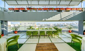 Rooftop pool - The Tripti Hotel (Indore)