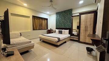 Select Comfort beds, individually decorated, individually furnished