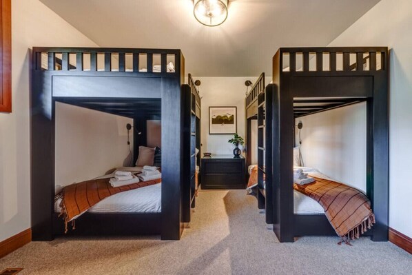 4 chambres, bureau, fer et planche à repasser, Wi-Fi
