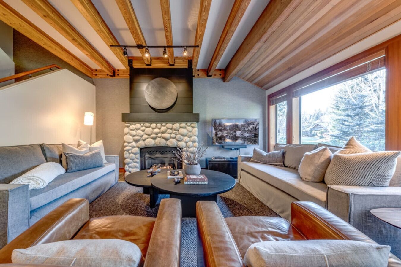 Télévision, cheminée