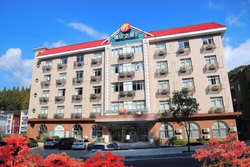 Jinjiang Inn Select Hotel (Jinggangshan Scenic Area Bus Station)