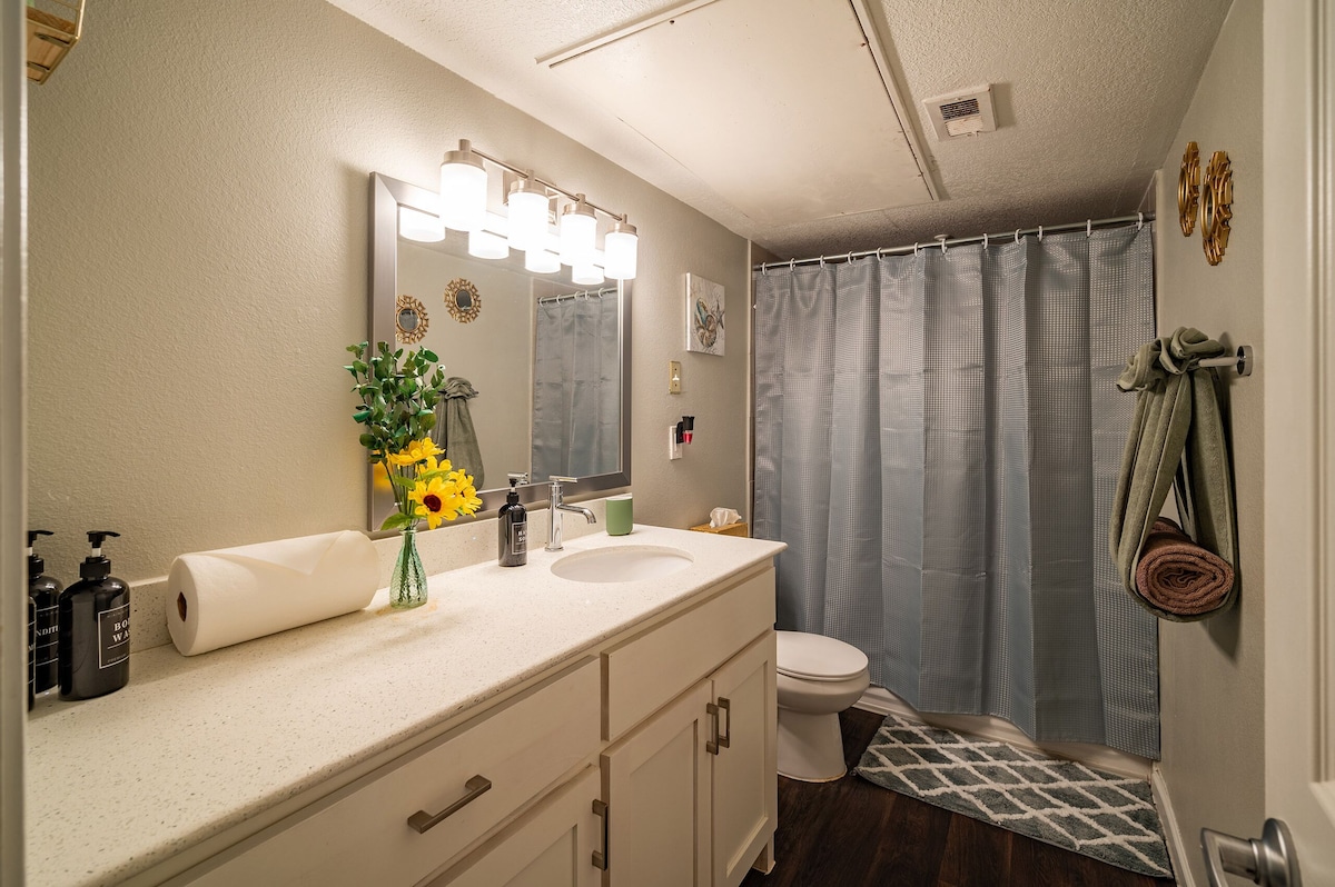 Photo 14 of HTX Med Hub 7 mins MD Anderson/ Free wash /park