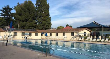 Spacious 2bed 1.5bath, 5min. drive to Rancho Bernardo Inn, Clubhouse, Starbucks!