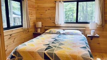 1 bedroom, travel cot, bed sheets