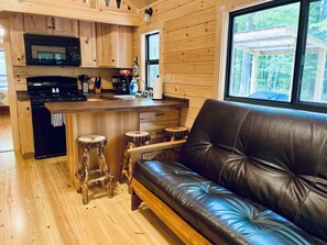 雪櫃、微波爐、焗爐、爐具