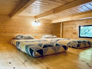1 bedroom, travel crib, bed sheets
