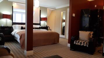 Luxury Room | Frette Italian sheets, premium bedding, down duvets, Tempur-Pedic beds