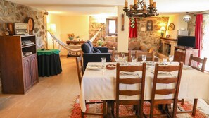 Dining - Casa das Lages - Three Bedroom House, Sleeps 7 (Viariz)