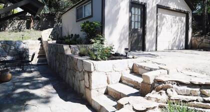 Mid-Century Modern Limestone 2/2 Home