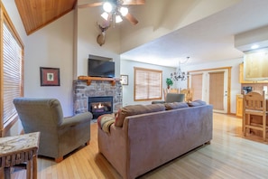 TV, fireplace, DVD player