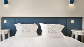 1 habitación, tabla de planchar con plancha, wifi gratis y ropa de cama 
