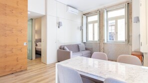 TV - Silver Oporto Home River Front - Ribeira (Vila Nova de Gaia)