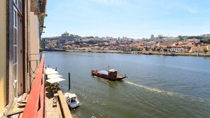 Unclassified image, 2 of 22, button - Red Oporto Home River Front - Ribeira (Vila Nova de Gaia)