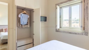 1 bedroom, travel crib, WiFi (free), bed sheets