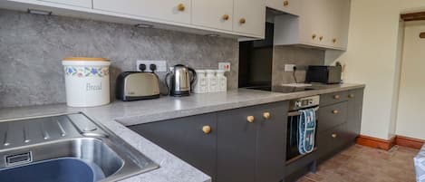 Cottage | Dapur pribadi | Peralatan masak/sendok-piring