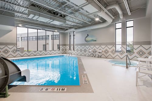 Piscine intérieure