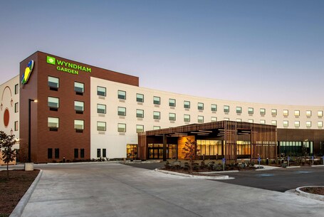 Wyndham Garden Winnipeg Airport - Image 26