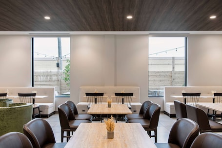 Wyndham Garden Winnipeg Airport - Image 18