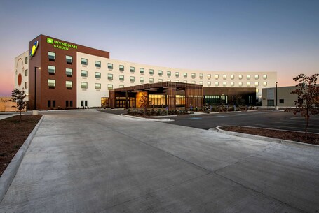 Wyndham Garden Winnipeg Airport - Image 27