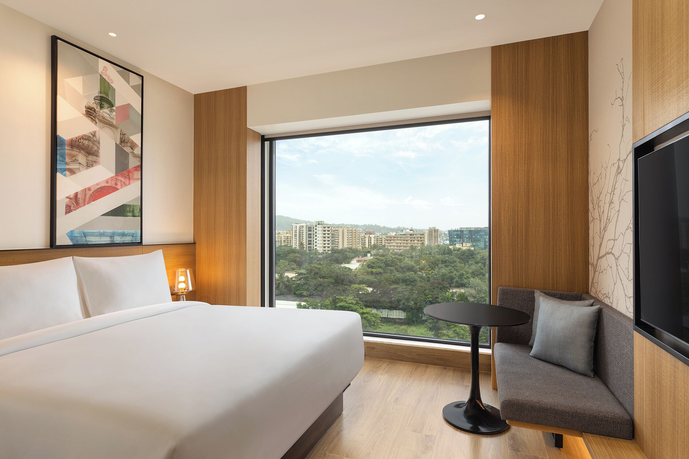 Standard Room, 1 Queen Bed, City View | Minibar, in-room safe, desk, laptop workspace