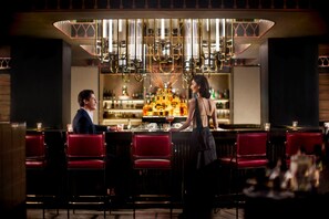 3 bars/lounges, lobby lounge - The St. Regis Jakarta (Jakarta)