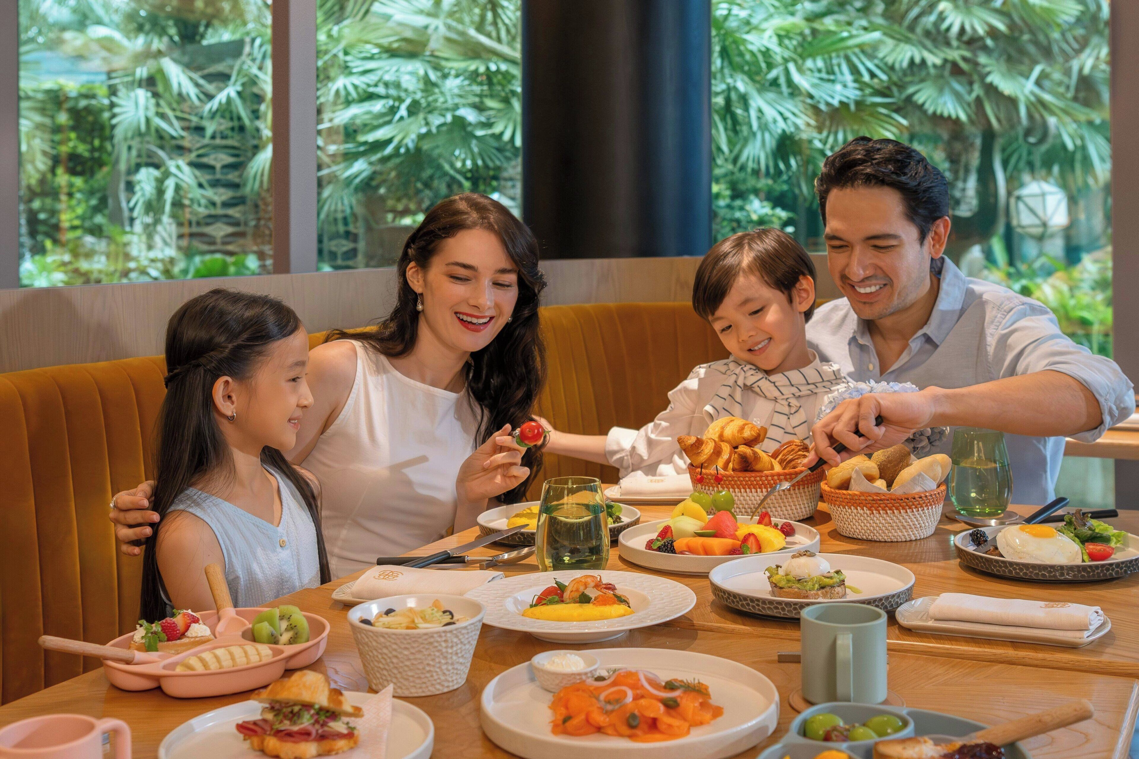 3 restaurants; ze serveren er ontbijt, lunch en diner 