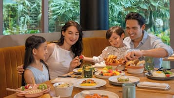 3 restaurants; ze serveren er ontbijt, lunch en diner