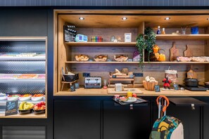 Desayuno buffet todos los días (con cargo) 