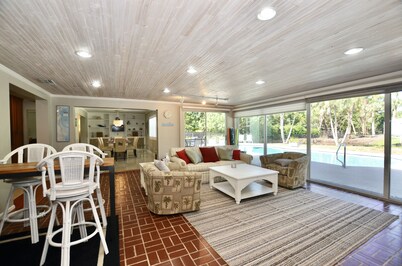 Boat Park Bungalow with heated Pool