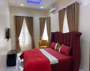4 Schlafzimmer, Bügeleisen/Bügelbrett, kostenloses WLAN